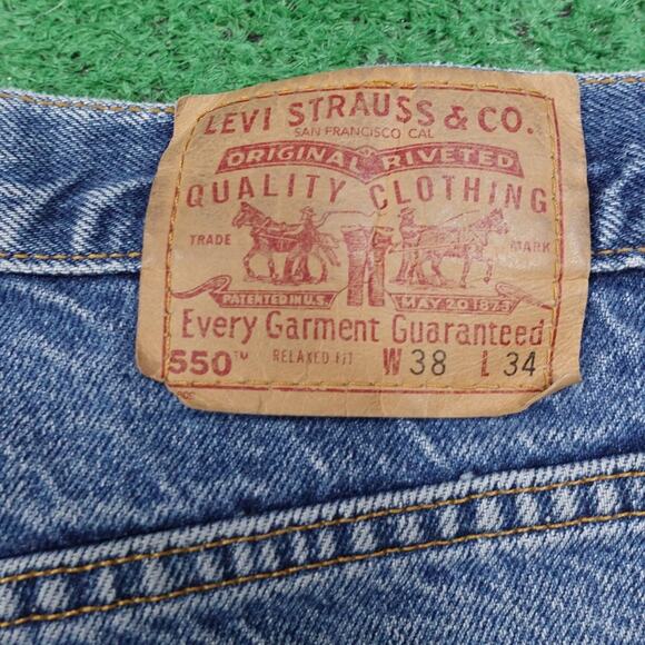 Vintage Levis 550 Jeans 38x34 (37x32.5) Blue Denim Relaxed Fit Tapered Made USA - Picture 9 of 13